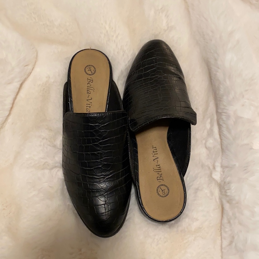Black mule